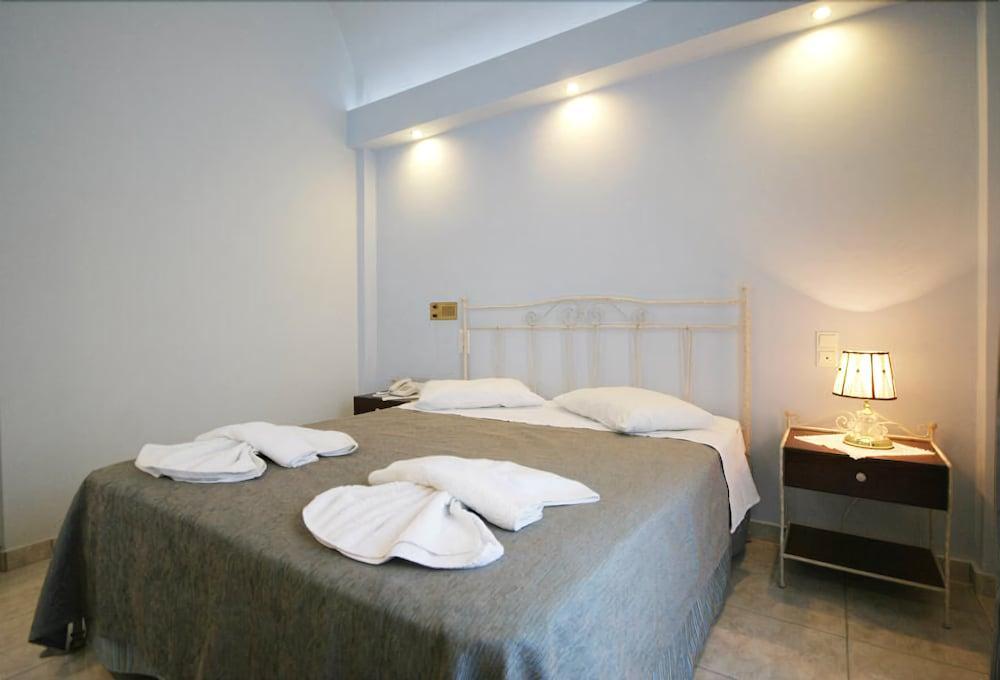 Preka Maria Aparthotel Kamari  Bagian luar foto