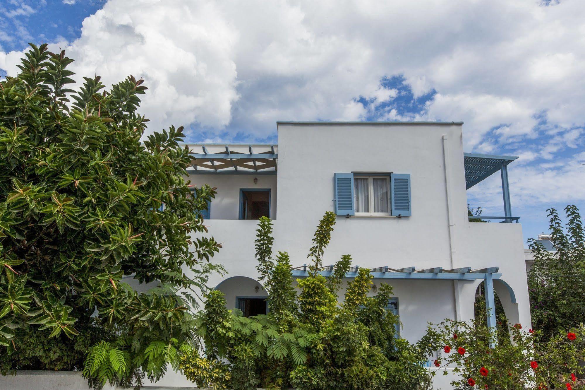 Preka Maria Aparthotel Kamari  Bagian luar foto